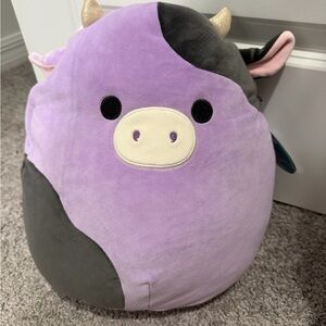 Alexie the cow squishmellow